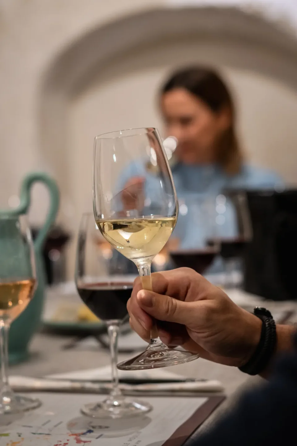 Dégustation de vin au Moulin à Vin à Paris